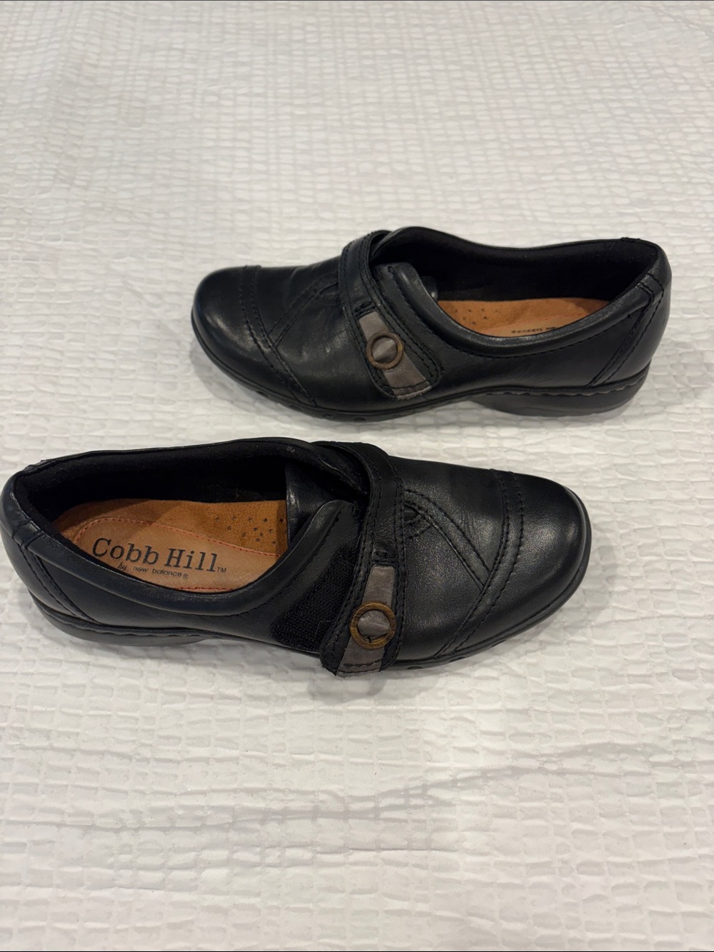 Cobb Hill Black Leather Slip-On Comfort Shoes
Ladies Size 6 1/2